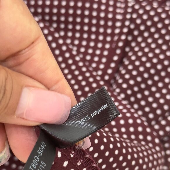 The Limited Ashton Women SZ M Maroon & White Polka Dot Button-Up Shirt Blouse - Picture 6 of 12